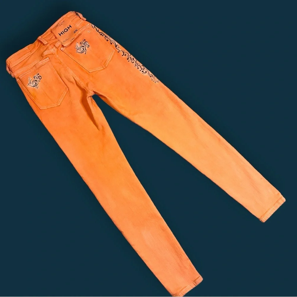 🎉HP!🎉 Originally White High Rise Skinny Jeans in White, Now Apricot. Size 25 - Picture 3 of 11